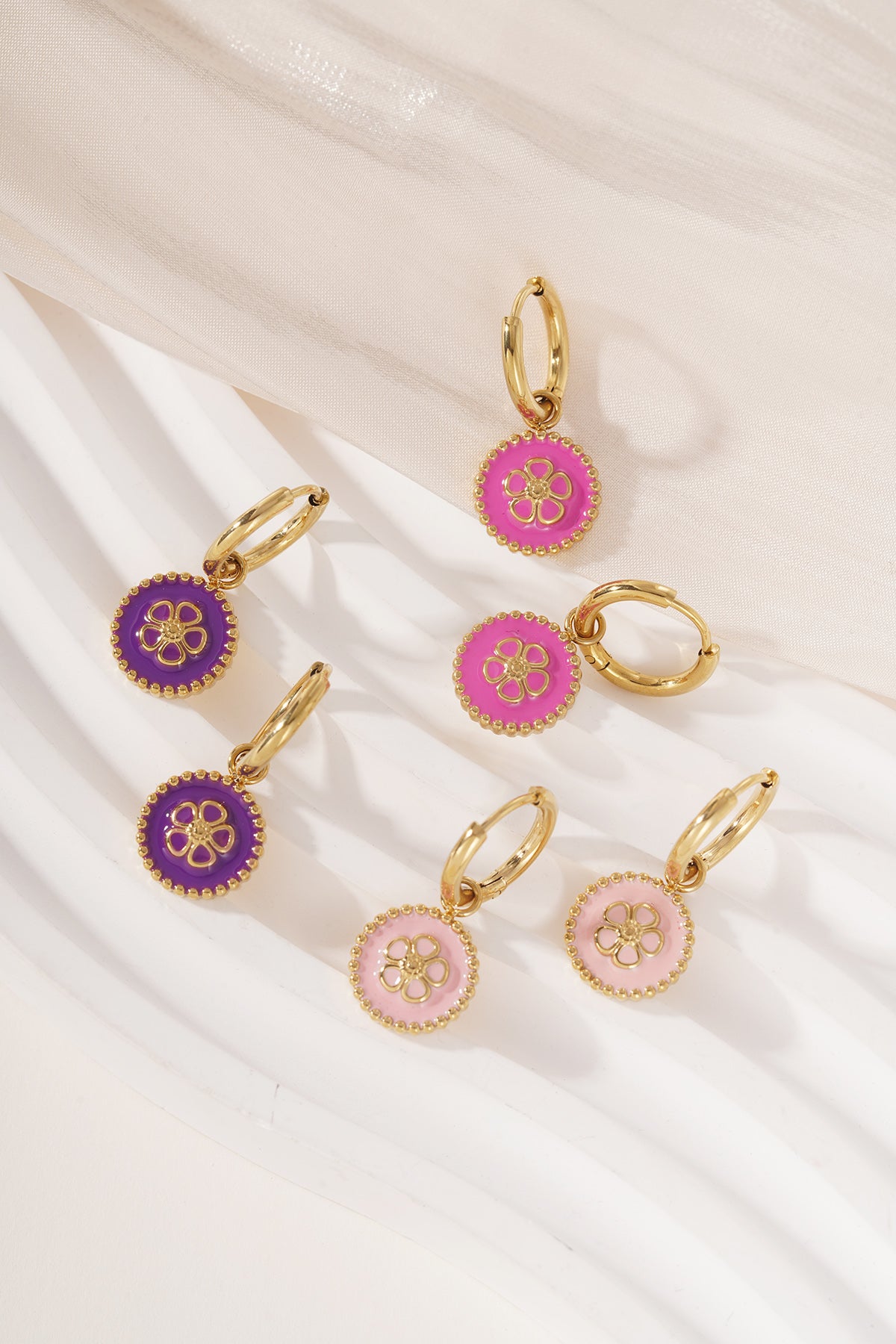 Örhängen med blommotiv - Ljusrosa